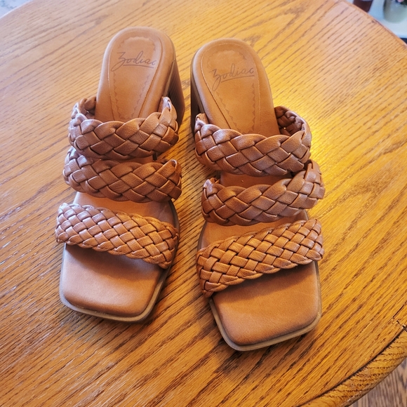 Stylish Braided Sandals in Tan - Picture 2 of 5